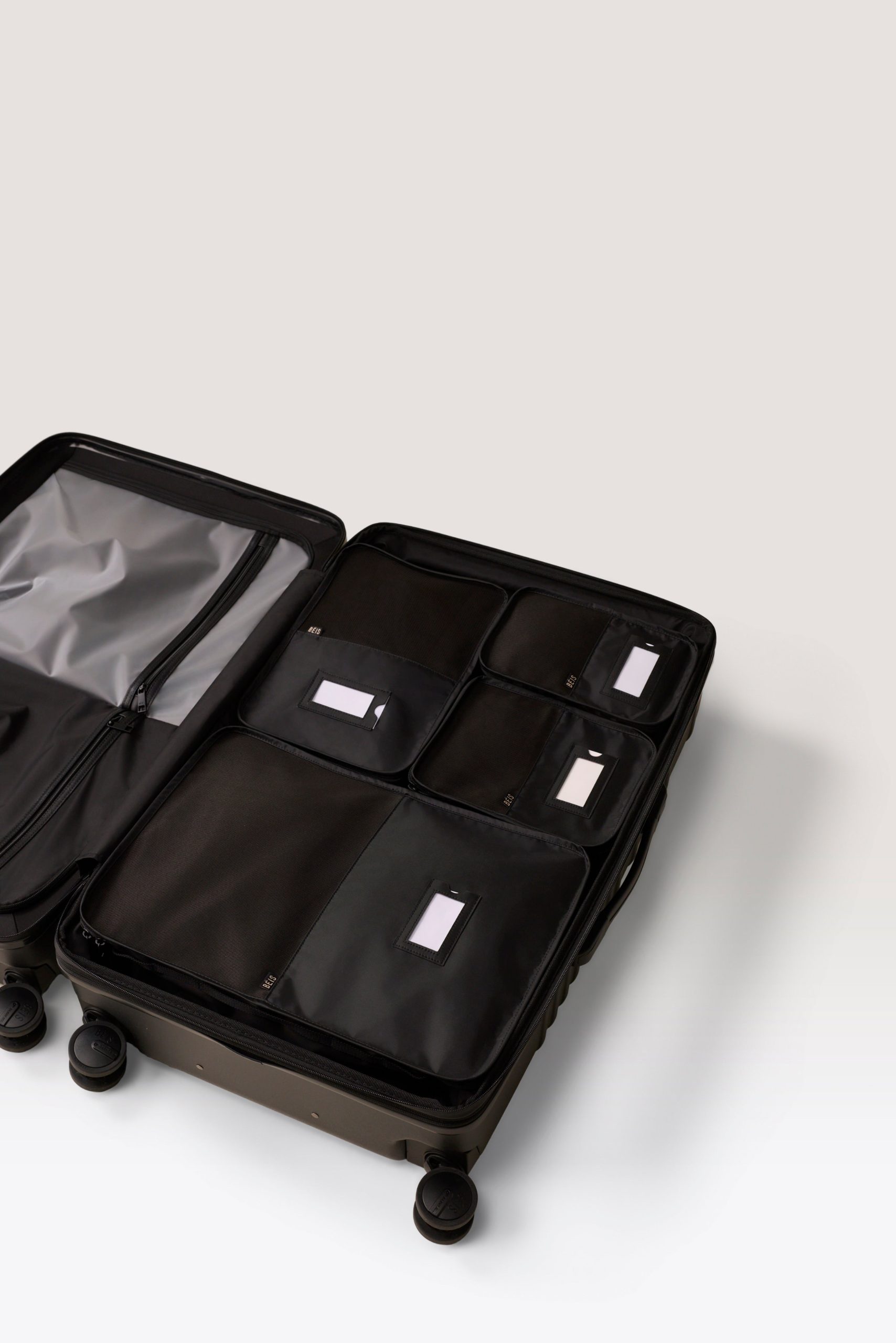 The Packing Cube Medium in Black - Image 2